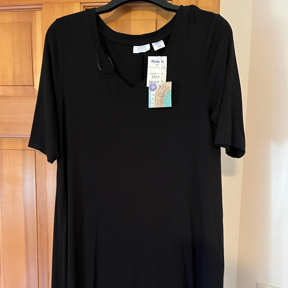 NWT black t shirt dress, size medium
